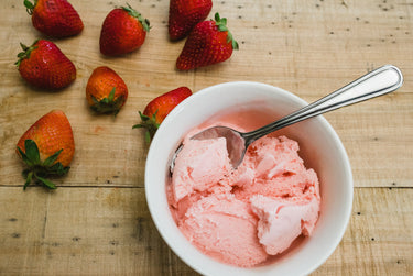 Image of COM: Ice Cream Strawberry & Cream - 1 x 11.4 Litres
